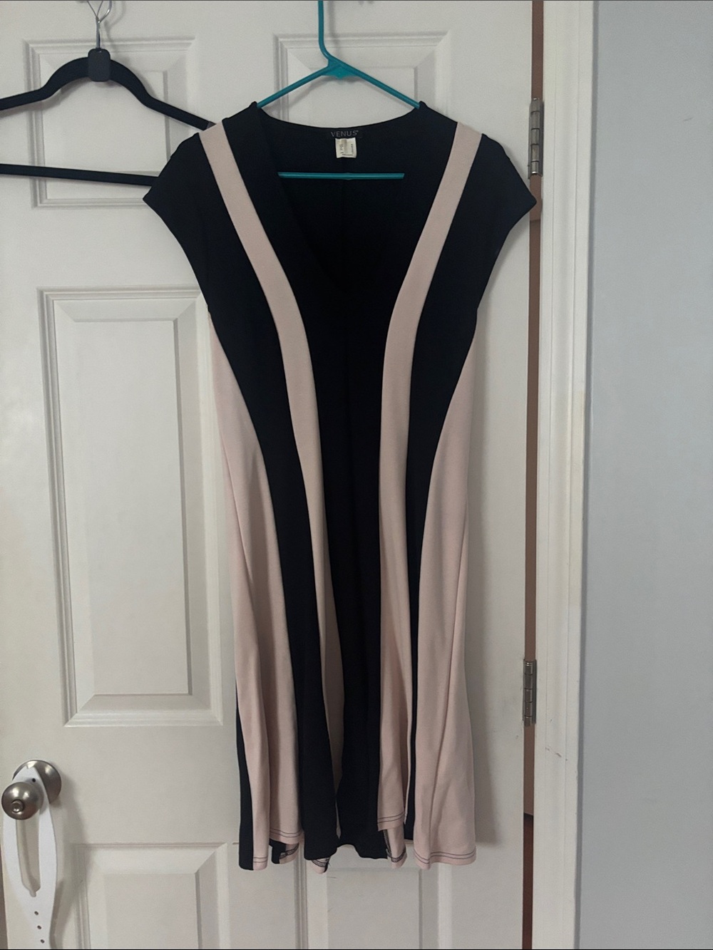 VENUS Black and Beige V-Neck Colorblock Midi Dress